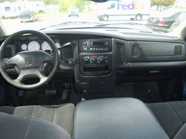 2002 Dodge Ram 1500 4X2 Extended CAB 122.9 IN