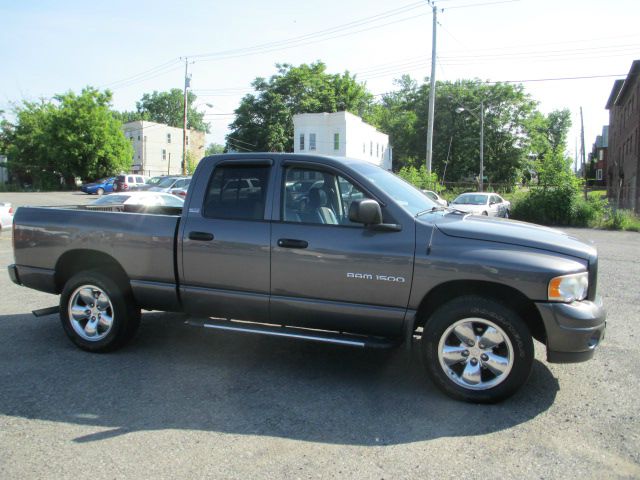 2002 Dodge Ram 1500 4X2 Extended CAB 122.9 IN