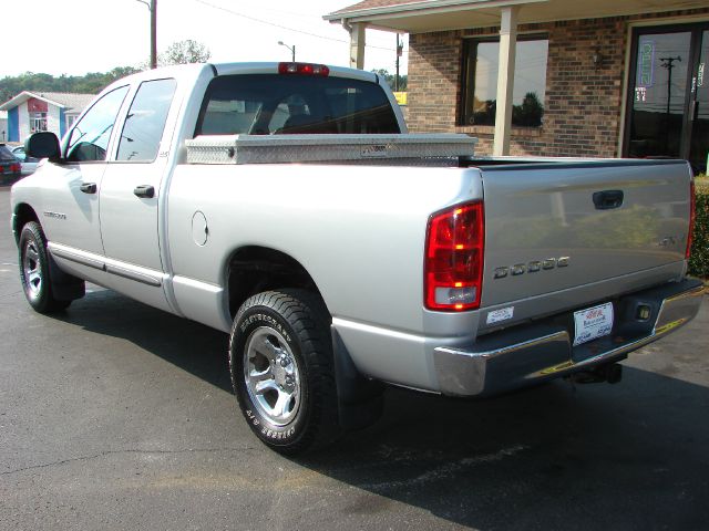 2002 Dodge Ram 1500 4X2 Extended CAB 122.9 IN