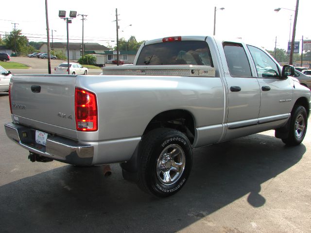 2002 Dodge Ram 1500 4X2 Extended CAB 122.9 IN