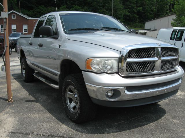 2002 Dodge Ram 1500 4X2 Extended CAB 122.9 IN