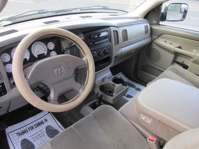 2002 Dodge Ram 1500 4X2 Extended CAB 122.9 IN