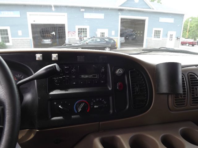 2003 Dodge Ram 1500 FWD CXS