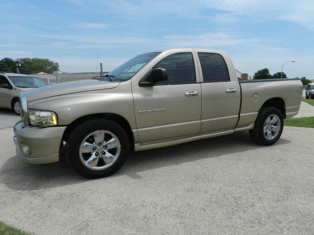 2004 Dodge Ram 1500 4dr LX 4WD Auto