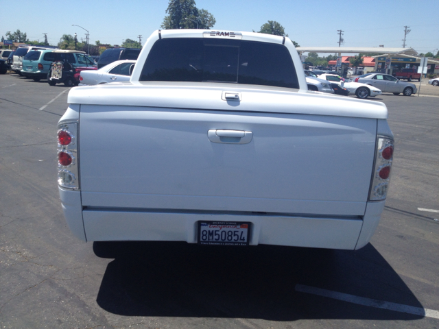 2004 Dodge Ram 1500 LS ES