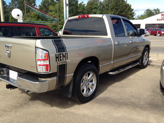 2004 Dodge Ram 1500 LS ES