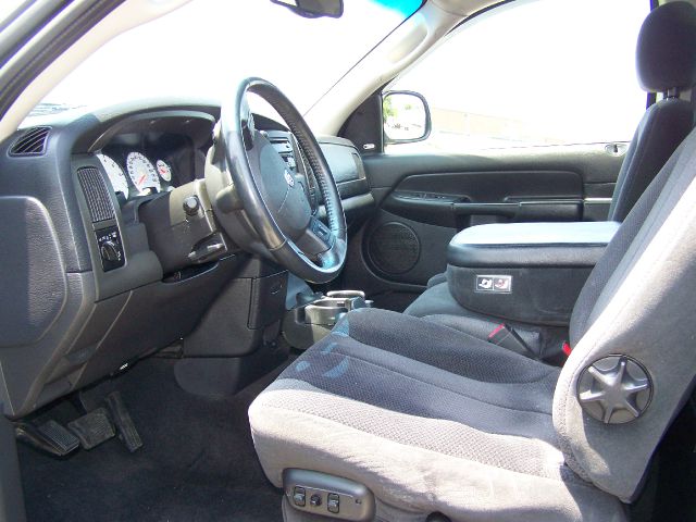 2004 Dodge Ram 1500 Wagon SE