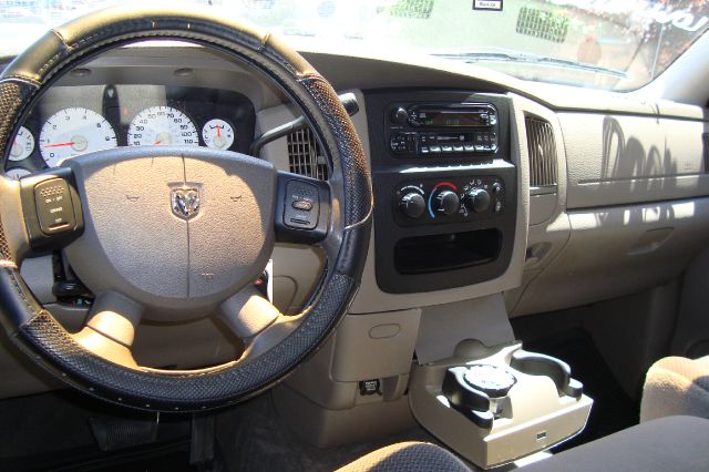 2004 Dodge Ram 1500 LS ES