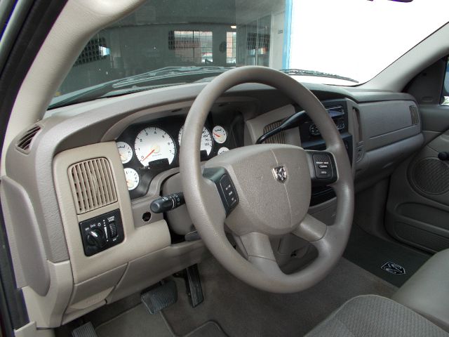 2005 Dodge Ram 1500 4dr Touring