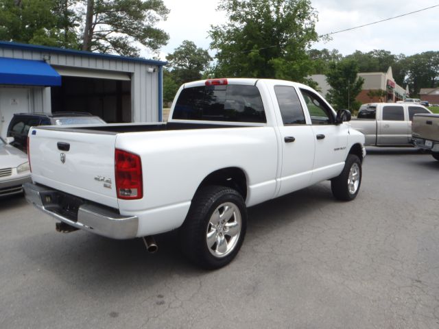 2005 Dodge Ram 1500 4dr 114 WB XLT 4WD