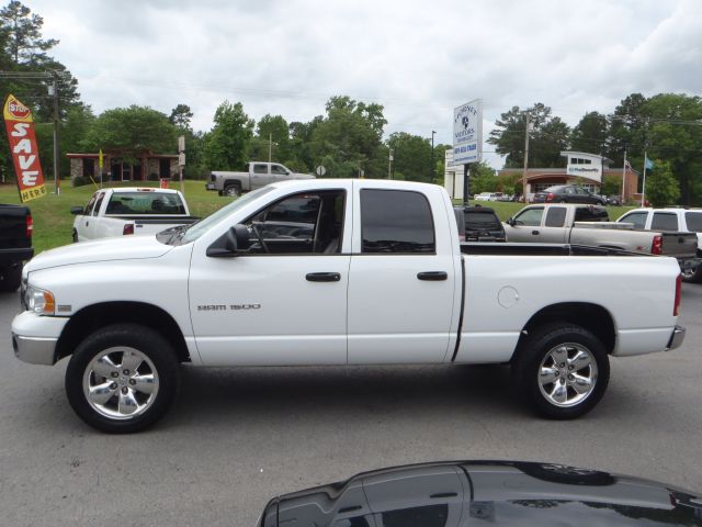 2005 Dodge Ram 1500 4dr 114 WB XLT 4WD