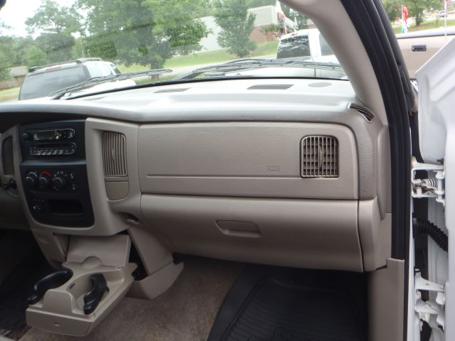 2005 Dodge Ram 1500 4dr 114 WB XLT 4WD