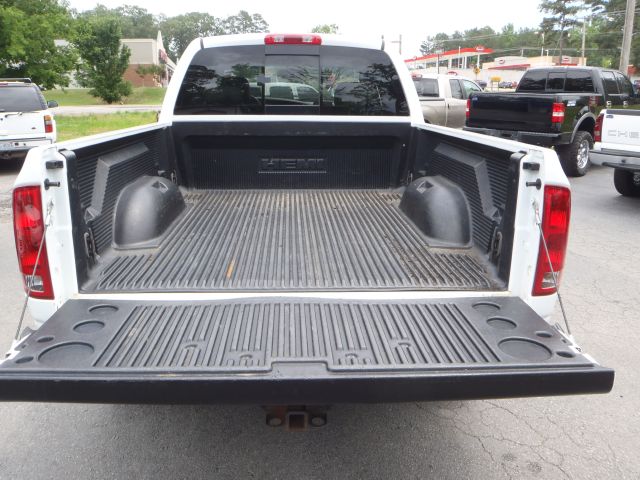 2005 Dodge Ram 1500 4dr 114 WB XLT 4WD