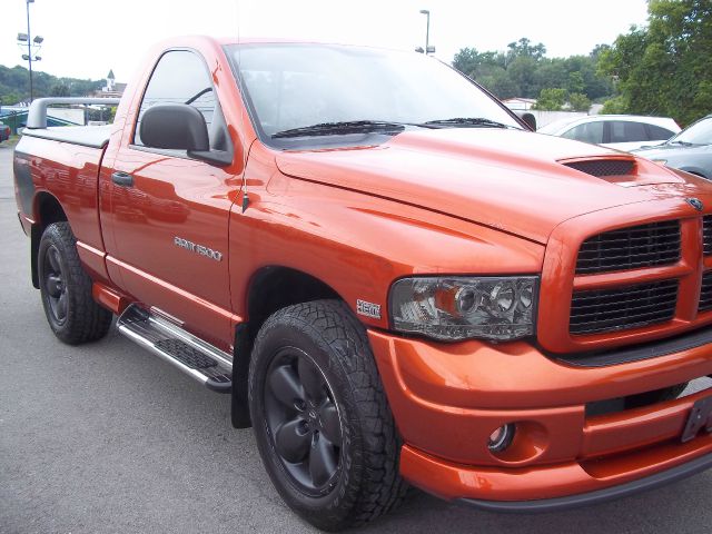 2005 Dodge Ram 1500 Fleetside EXT CAB 4X4