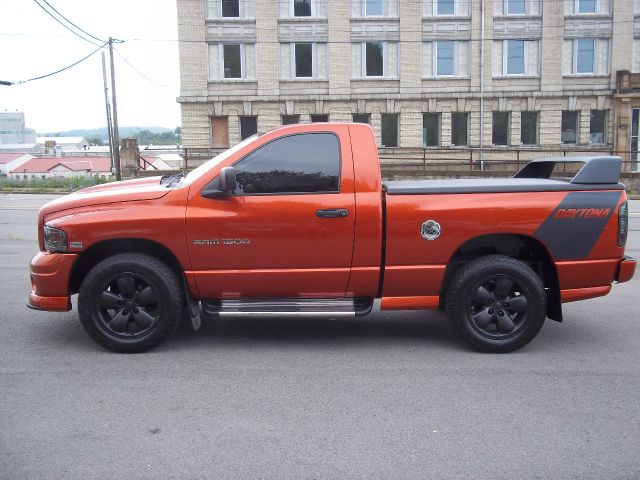 2005 Dodge Ram 1500 Fleetside EXT CAB 4X4