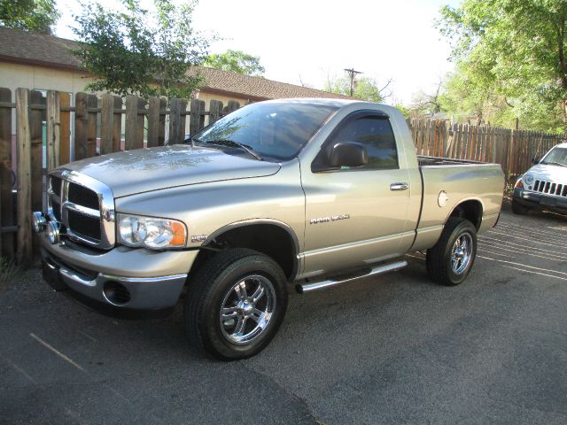 2005 Dodge Ram 1500 2LT V6 4DR