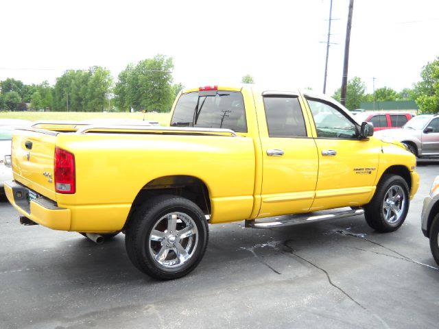 2005 Dodge Ram 1500 4dr 114 WB XLT 4WD