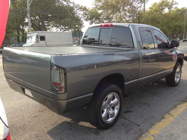 2005 Dodge Ram 1500 4dr 4WD EXT LS 4x4 SUV