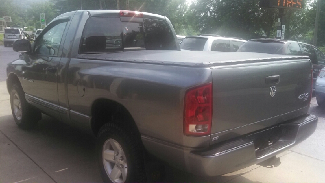 2005 Dodge Ram 1500 Fleetside EXT CAB 4X4