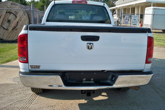 2006 Dodge Ram 1500 4dr LX 4WD Auto