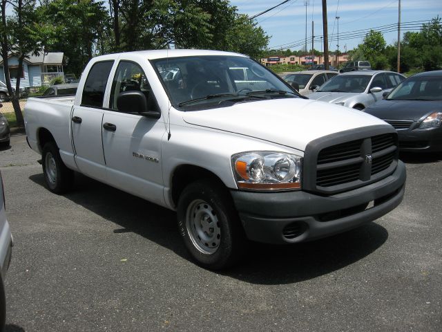 2006 Dodge Ram 1500 4dr LX 4WD Auto