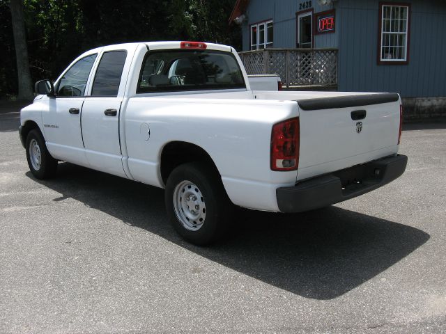 2006 Dodge Ram 1500 4dr LX 4WD Auto