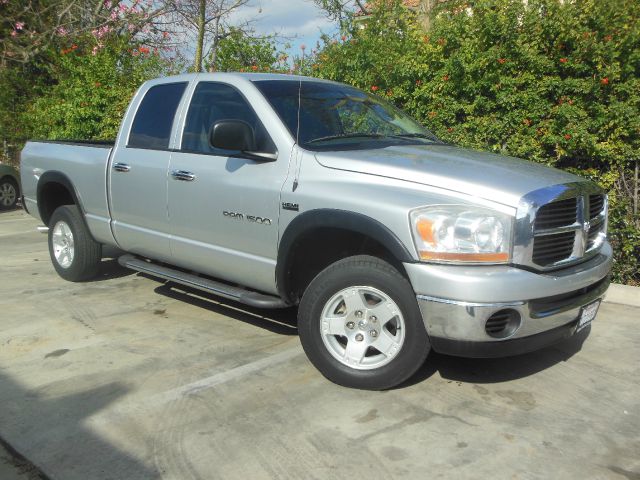 2006 Dodge Ram 1500 4dr 4WD EXT LS 4x4 SUV