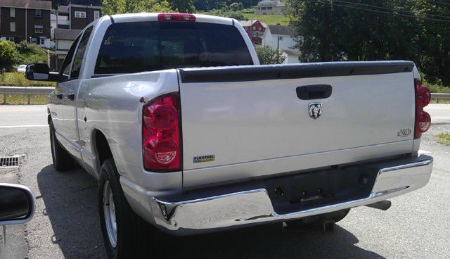 2007 Dodge Ram 1500 4dr LX 4WD Auto