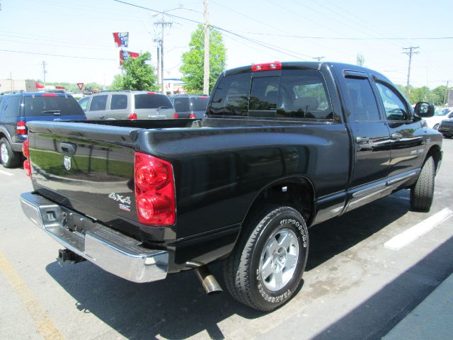 2007 Dodge Ram 1500 XLT 4X4 W/third Row Seating