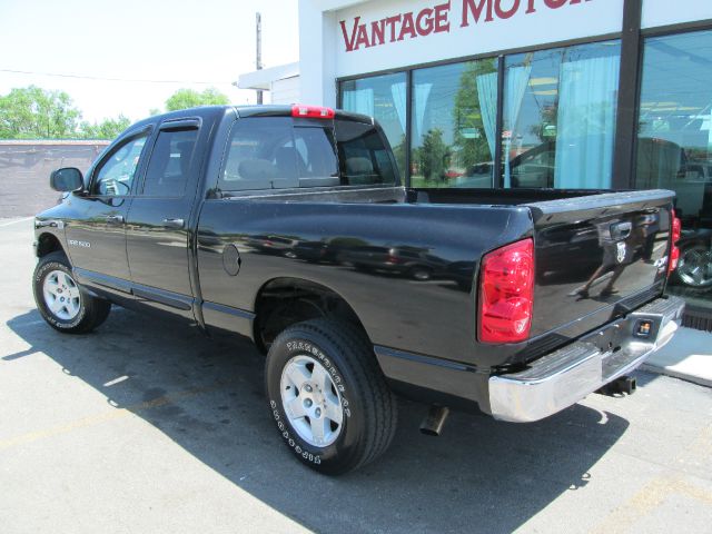 2007 Dodge Ram 1500 XLT 4X4 W/third Row Seating