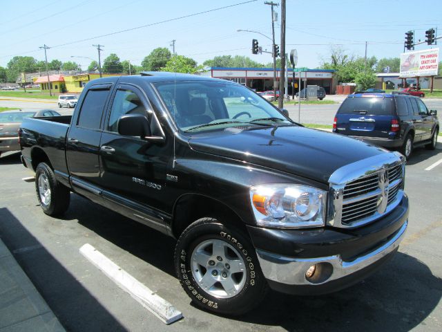 2007 Dodge Ram 1500 XLT 4X4 W/third Row Seating