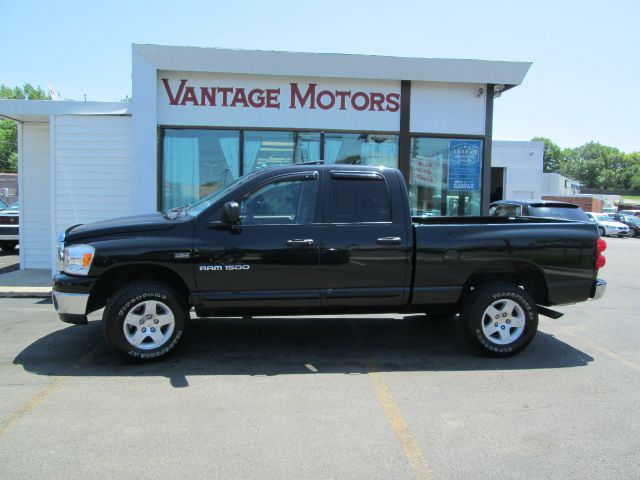 2007 Dodge Ram 1500 XLT 4X4 W/third Row Seating