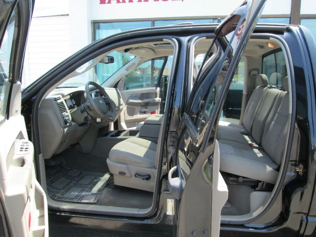 2007 Dodge Ram 1500 XLT 4X4 W/third Row Seating