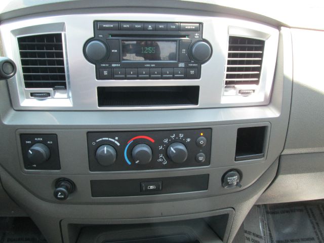 2007 Dodge Ram 1500 XLT 4X4 W/third Row Seating