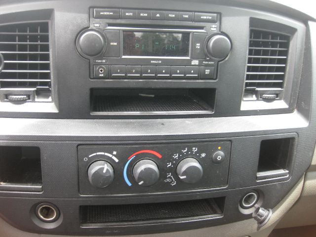 2008 Dodge Ram 1500 4dr LX 4WD Auto