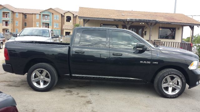 2009 Dodge Ram 1500 2WD Crew Cab 143.5