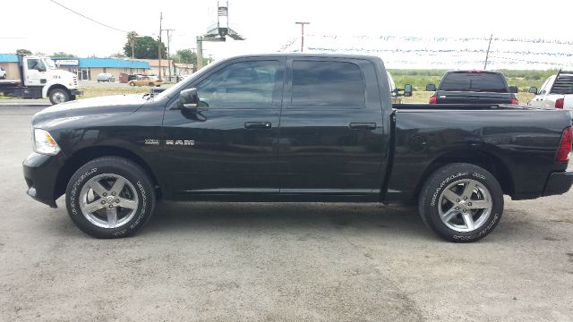 2009 Dodge Ram 1500 2WD Crew Cab 143.5