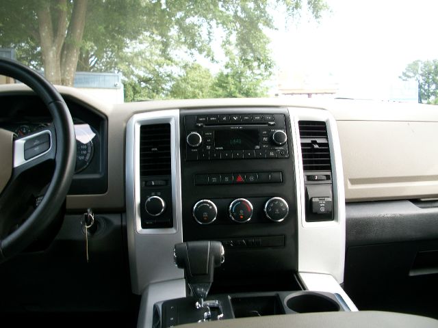 2009 Dodge Ram 1500 SLE Sierra 2WD