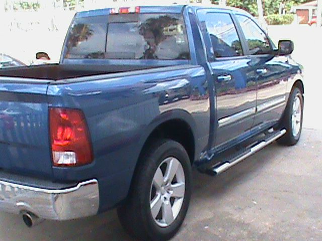 2009 Dodge Ram 1500 2WD Crew Cab 143.5