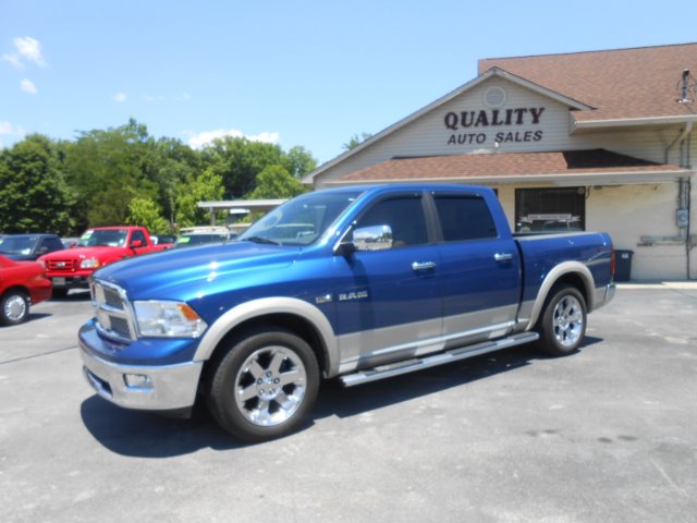 2009 Dodge Ram 1500 2WD Crew Cab 143.5