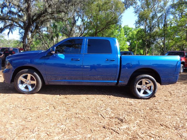 2009 Dodge Ram 1500 2WD Crew Cab 143.5