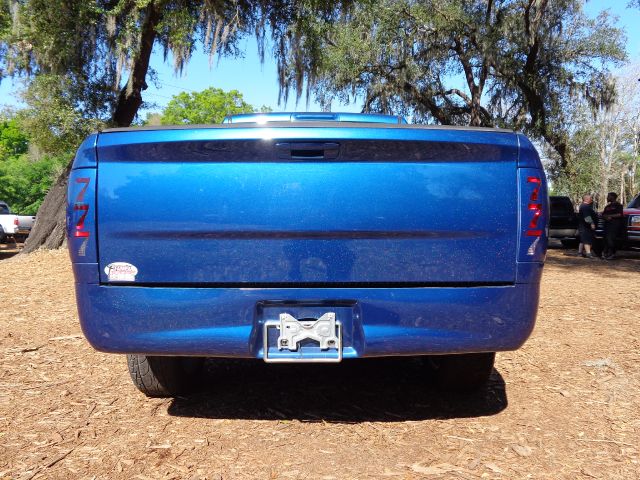 2009 Dodge Ram 1500 2WD Crew Cab 143.5