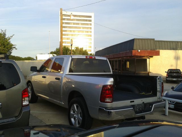 2011 Dodge Ram 1500 2WD Crew Cab 143.5