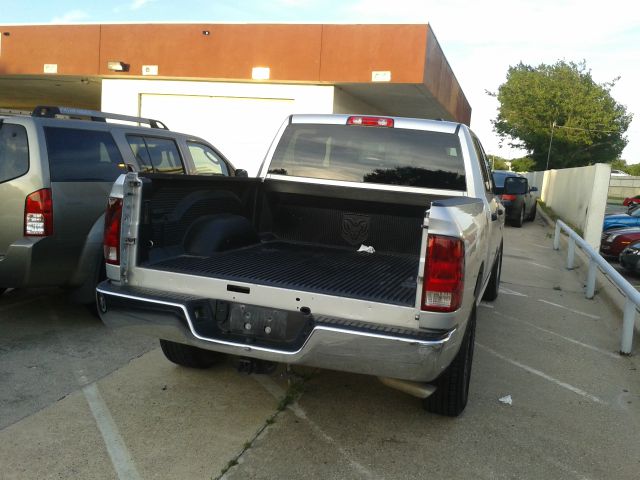 2011 Dodge Ram 1500 2WD Crew Cab 143.5