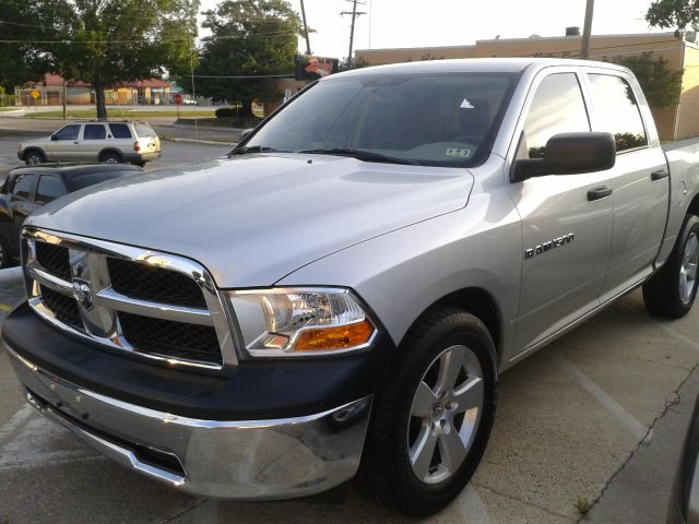 2011 Dodge Ram 1500 2WD Crew Cab 143.5