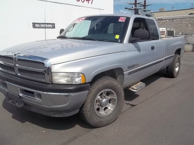 1998 Dodge Ram 2500 4DR SDN XLE AT