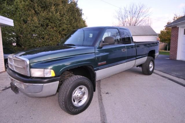 2001 Dodge Ram 2500 SE 4D Extended Cab