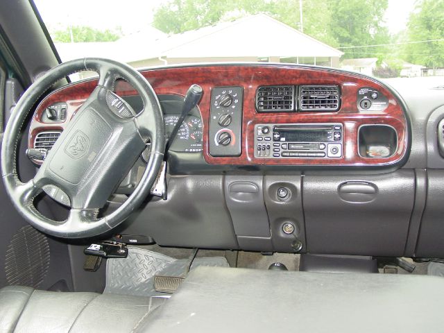 2002 Dodge Ram 2500 4X2 Extended CAB 122.9 IN