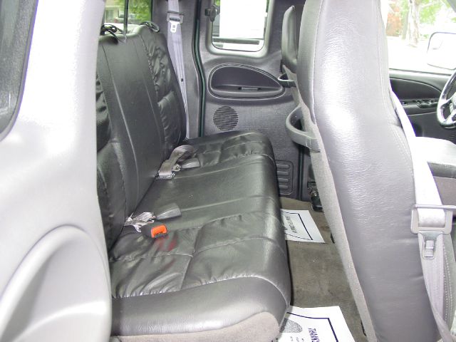 2002 Dodge Ram 2500 4X2 Extended CAB 122.9 IN