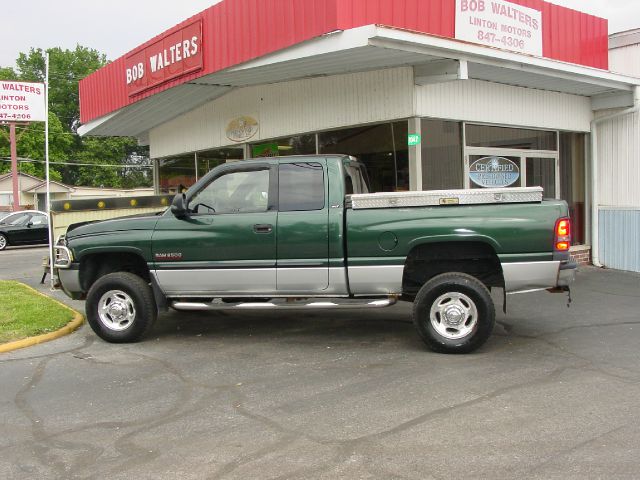 2002 Dodge Ram 2500 4X2 Extended CAB 122.9 IN